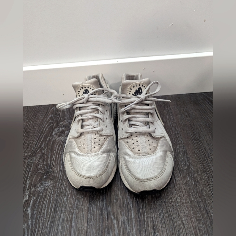 Nike Huarache size 6.5